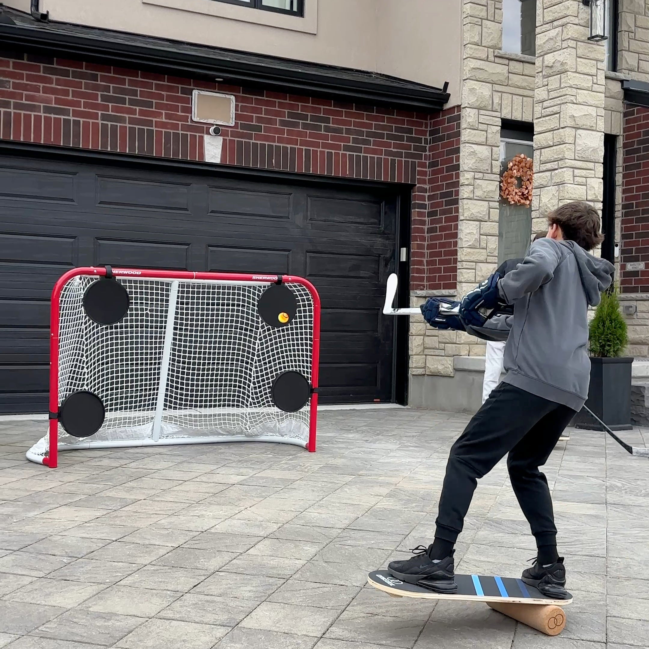 Hockey training with an orbsoul balance board